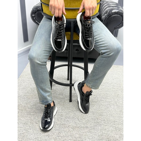 İthal Tabanlı Rugan Sneaker Ayakkabı 