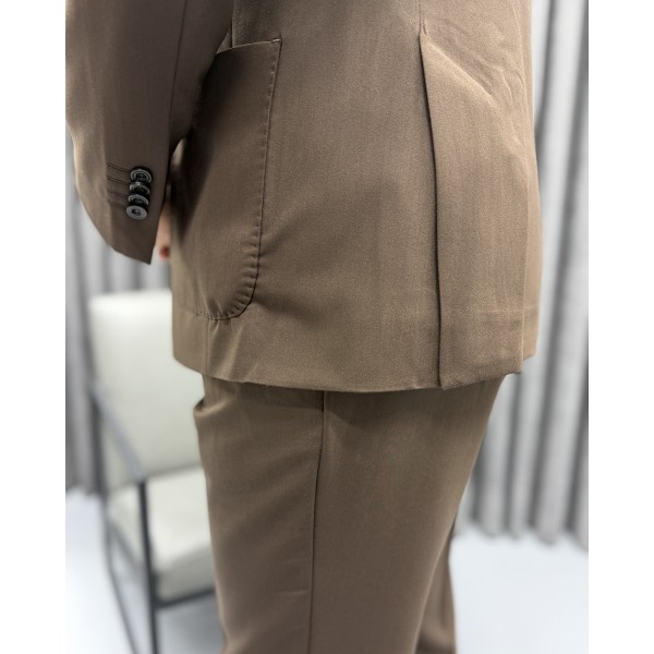 Classic Brown Kruvaze Takım Elbise Pile ve Toka Detaylı