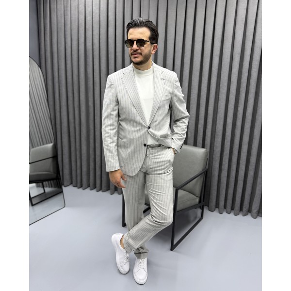 Açık Gri İnce Çizgili Modern Takım Elbise