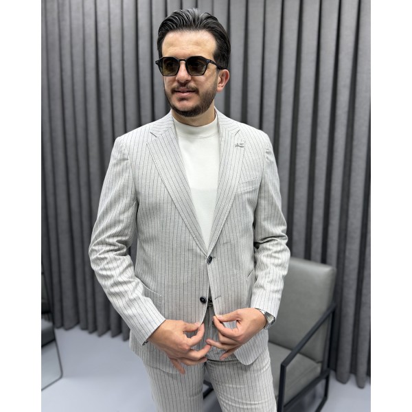 Açık Gri İnce Çizgili Modern Takım Elbise