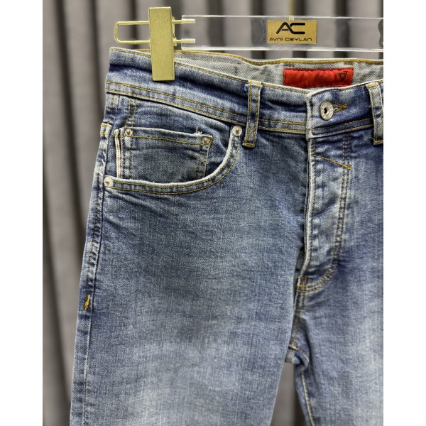 Erkek Modern Fit Buz Mavisi Yıkamalı Kot Pantolon