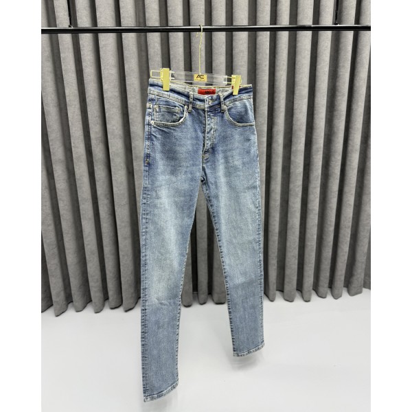 Erkek Modern Fit Buz Mavisi Yıkamalı Kot Pantolo...