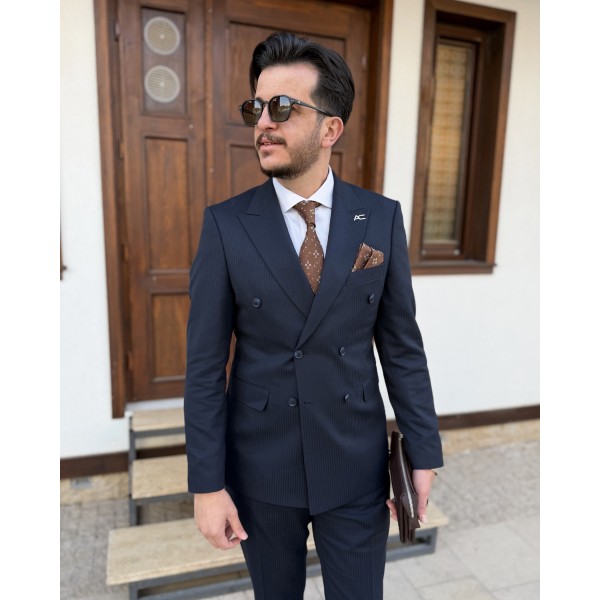 Erkek Exclusive Pinstripe Kruvaze Takım Elbise