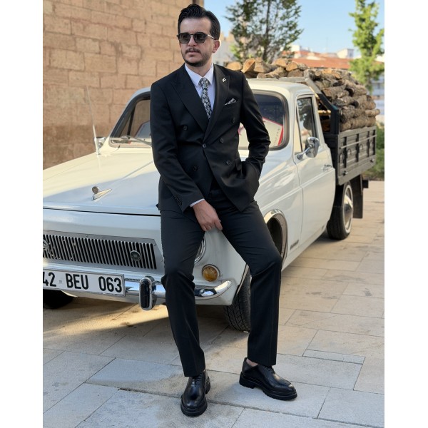 Erkek Premium Siyah Kruvaze Takım Elbise – İtalyan Kesim Çift Düğmeli Klasik Şıklık